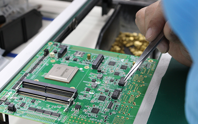 在金融發(fā)展領(lǐng)域，嵌入式主板有什么優(yōu)點(diǎn)？