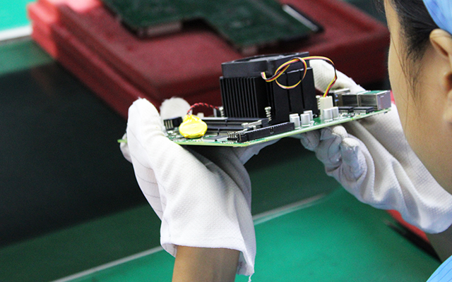 D3000M飛騰主板——強(qiáng)勁芯、多功能接口